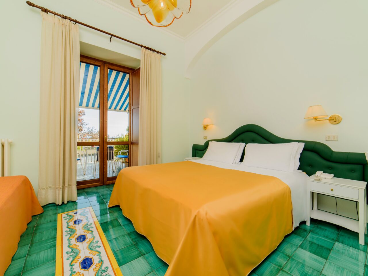 Italy-Amalfi-Hotel-La-Bussolo-Deluxe-Terrace-5668-1280x960