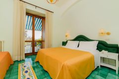 Italy-Amalfi-Hotel-La-Bussolo-Deluxe-Terrace-5668-1280x960