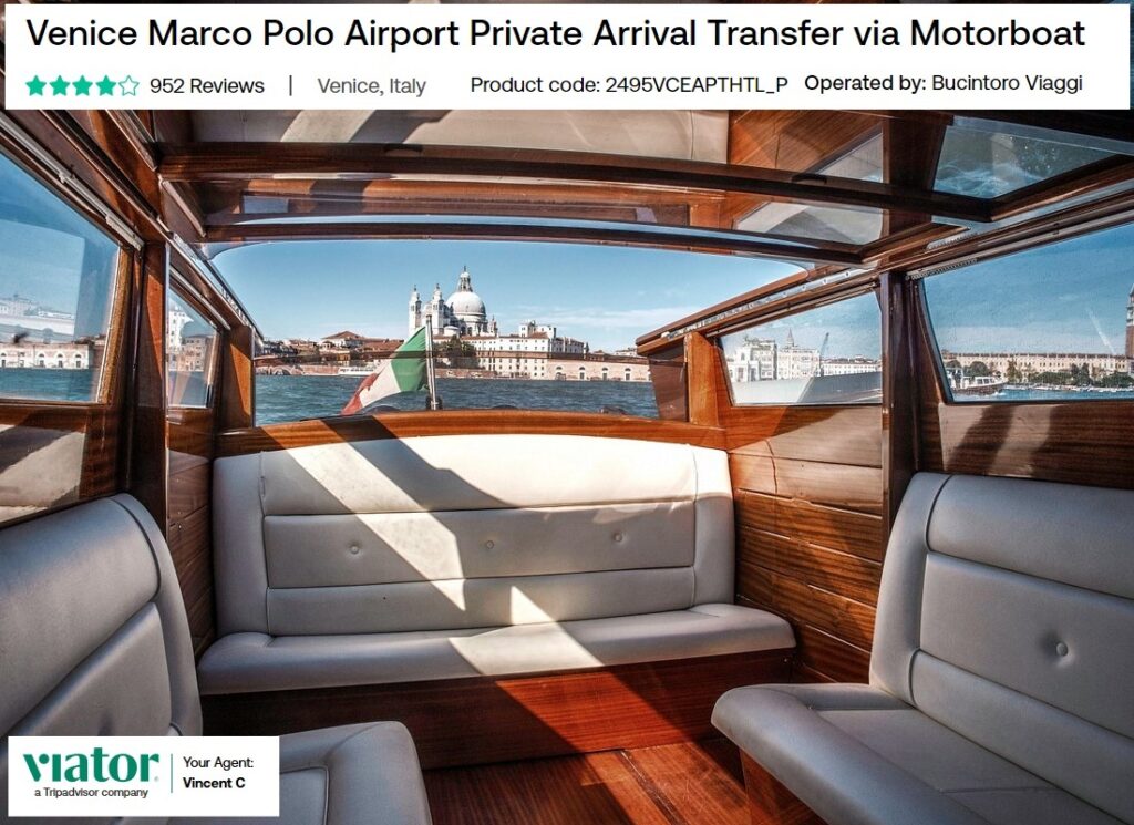 Private water taxi transfer in Venice